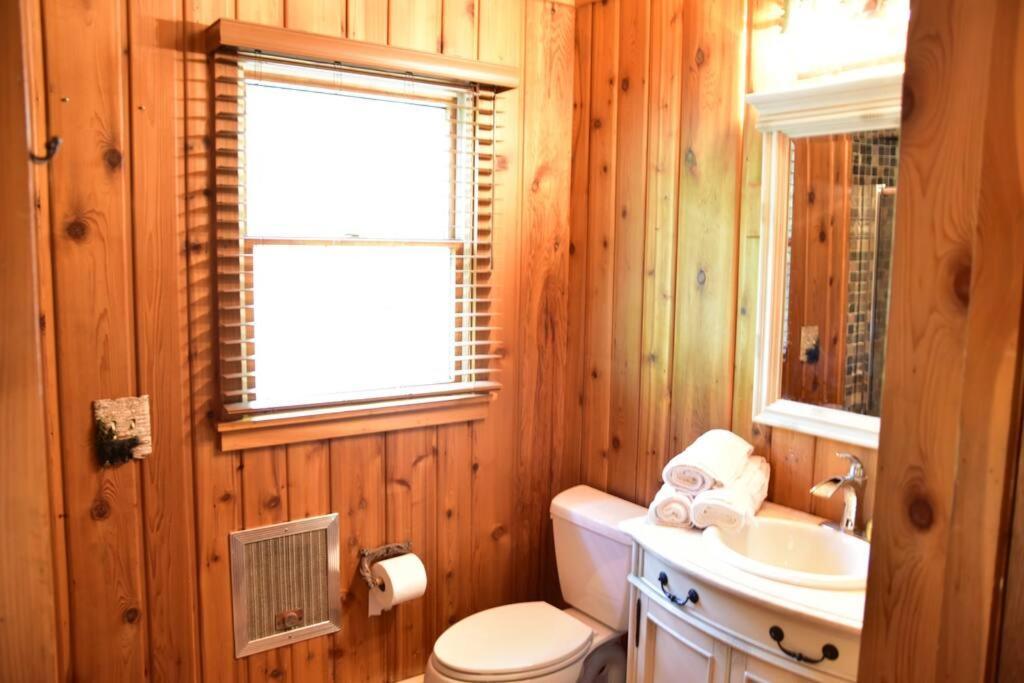 Quiet And Comfy 3Bed/2Bath - Chalet With Hot Tub. Cedar Zewnętrze zdjęcie