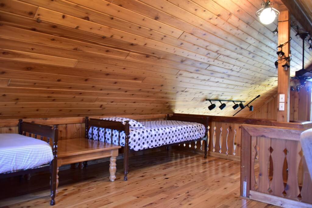 Quiet And Comfy 3Bed/2Bath - Chalet With Hot Tub. Cedar Zewnętrze zdjęcie