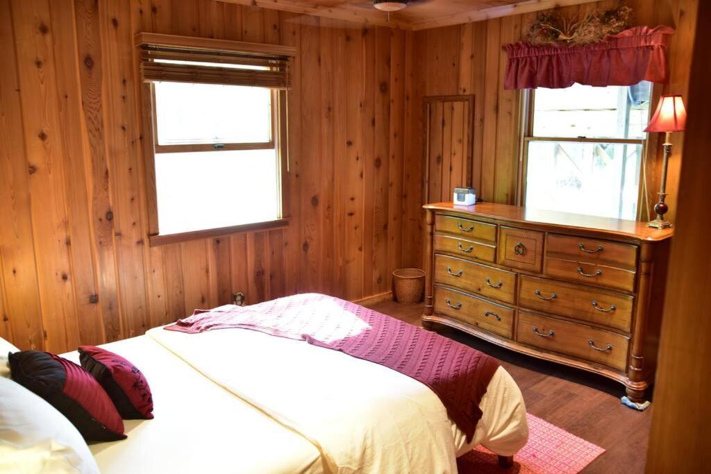 Quiet And Comfy 3Bed/2Bath - Chalet With Hot Tub. Cedar Zewnętrze zdjęcie