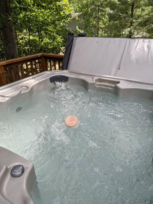 Quiet And Comfy 3Bed/2Bath - Chalet With Hot Tub. Cedar Zewnętrze zdjęcie
