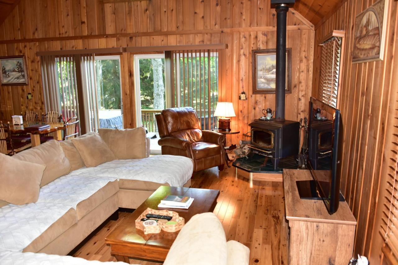 Quiet And Comfy 3Bed/2Bath - Chalet With Hot Tub. Cedar Zewnętrze zdjęcie